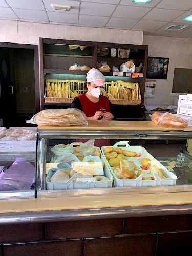 Fotografia tomada fuera de Panadería La tahona del Abuelo Paco - Panadería en Granada, Granada