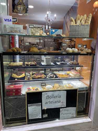 Fotografia tomada fuera de Panadería Croissanteria París - Panadería en Granada, Granada