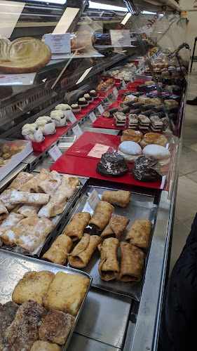 Fotografia tomada fuera de Pastelería Granada | La Cruzada - Pastelería en Granada, Granada