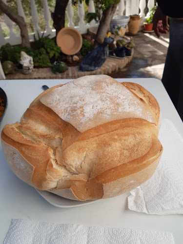 Fotografia tomada fuera de Panadería Malagón, La Viña - Panadería en Algarinejo, Granada
