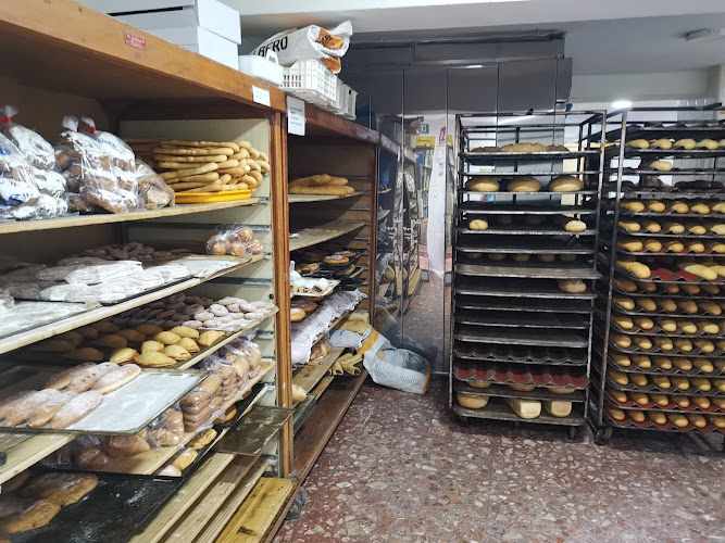 Fotografia tomada fuera de Panadería y Bollería Frías - Panadería en Cazorla, Jaén