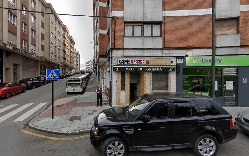 Fotografia tomada fuera de Café Granda - cafeterías en Pola de Siero, Asturias