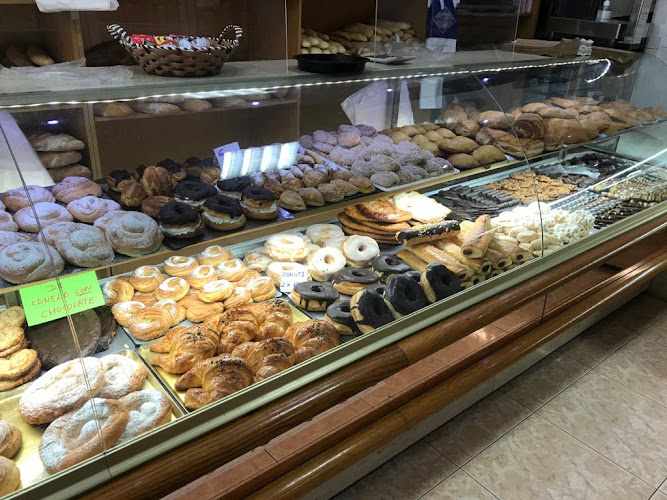 Fotografia tomada fuera de Panadería y Repostería Pilar S.L. - Pastelería en Cieza, Murcia