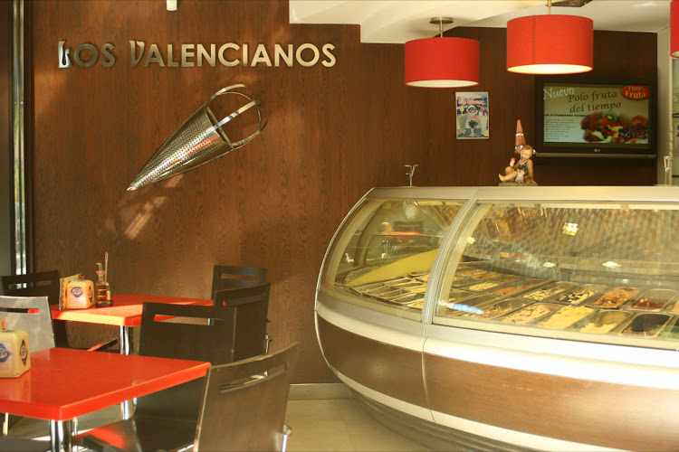 Fotografia tomada fuera de Valencianísimos - Tienda de postres en Cieza, Murcia