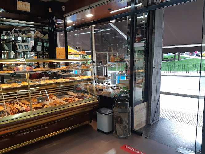 Fotografia tomada fuera de Panadería Xana - Panadería en Oviedo, Asturias