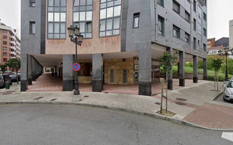 Fotografia tomada fuera de Panadería Confitería GUINDAS - Panadería en Oviedo, Asturias
