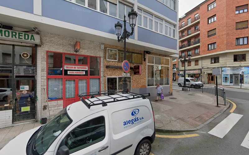 Fotografia tomada fuera de Panadería El Calderu - Panadería en Oviedo, Asturias
