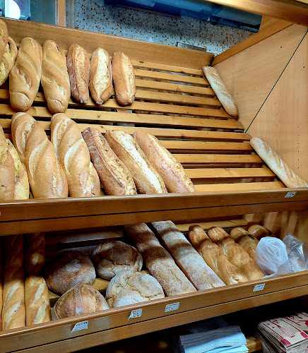 Fotografia tomada fuera de Naranjo de Bulnes - Pastelería en Oviedo, Asturias