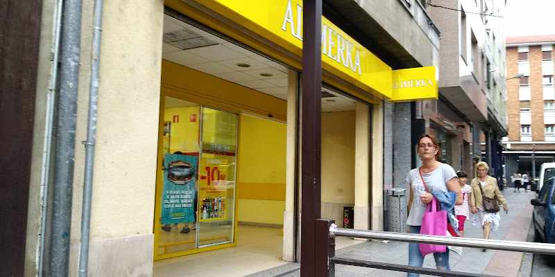 Fotografia tomada fuera de Supermercados Alimerka - Supermercado en Pola de Lena, Asturias