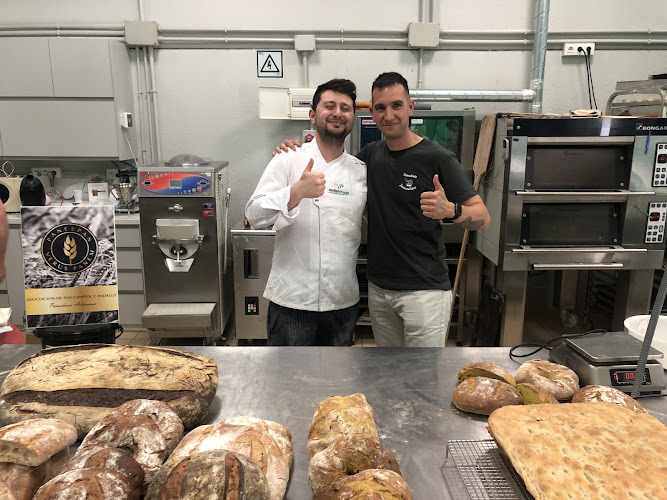 Fotografia tomada fuera de Panadería Javierrelatre - Panadería en Sabiñánigo, Huesca