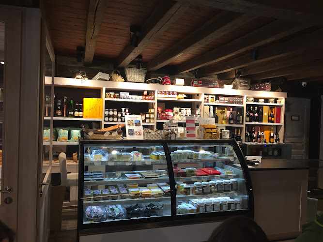 Fotografia tomada fuera de Pirineu Gourmet - Tienda de delicatessen en Arties, Lérida