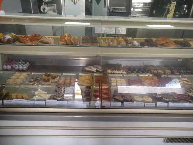 Fotografia tomada fuera de Pasteleria Canas - Pastelería en Algeciras, Cádiz