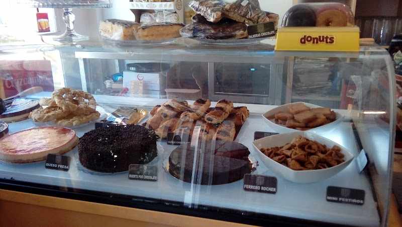 Fotografia tomada fuera de (h) Cafe&Bar - cafeterías en Camas, Sevilla