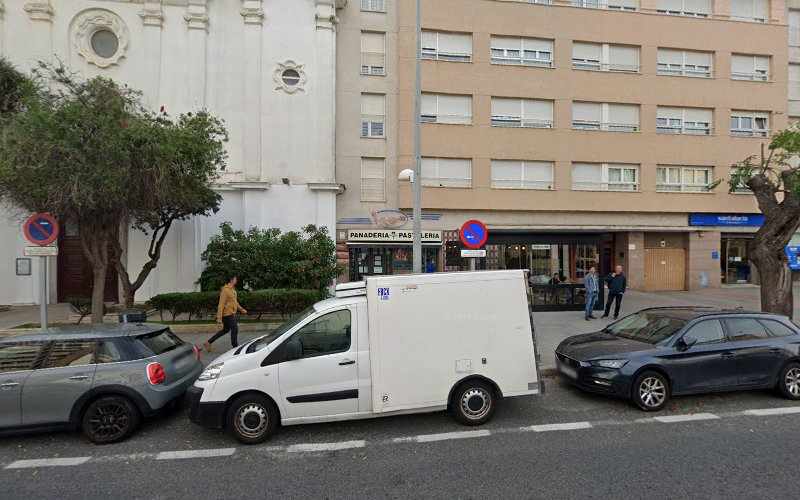 Fotografia tomada fuera de Panadería - Pasteleria San Felipe - Panadería en Cádiz, Cádiz