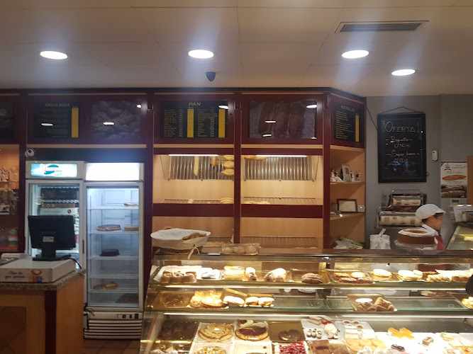 Fotografia tomada fuera de Pastelería El Horno - Pastelería en Cáceres, Cáceres