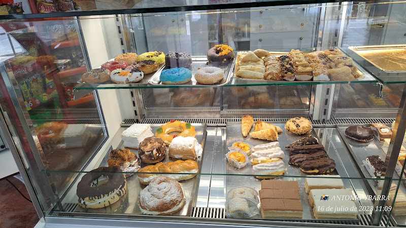 Fotografia tomada fuera de Panadería Erelu - Panadería en Granada, Granada