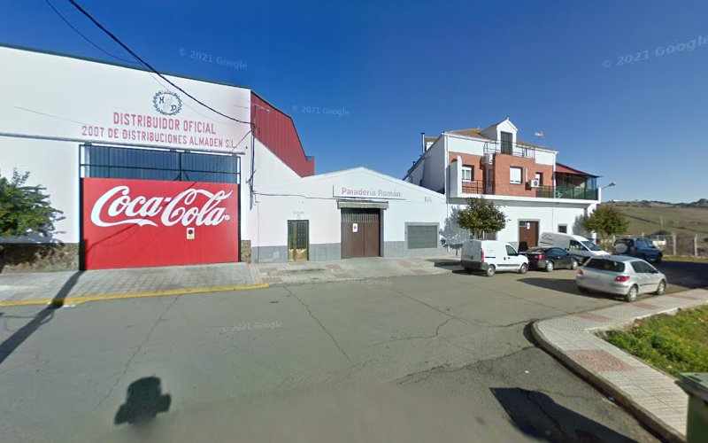Fotografia tomada fuera de Panadería Román - Panadería en Almadén, Ciudad Real