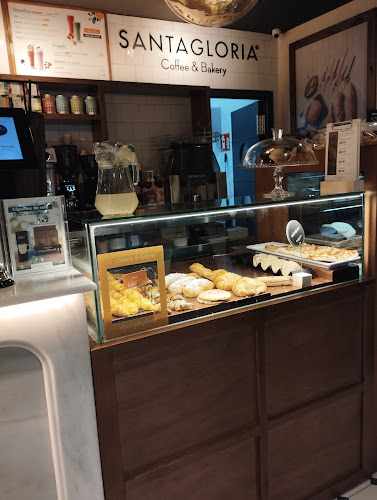 Fotografia tomada fuera de Santagloria Moda Shopping - cafeterías en Madrid, Madrid