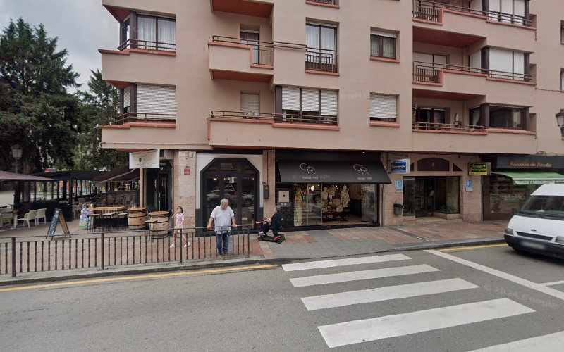 Fotografia tomada fuera de José Ramón Sánchez Fernández - Panadería en Cangas de Onís, Asturias