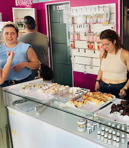 Fotografia tomada fuera de Pasteleria Dulcevilla - Pastelería en Bormujos, Sevilla