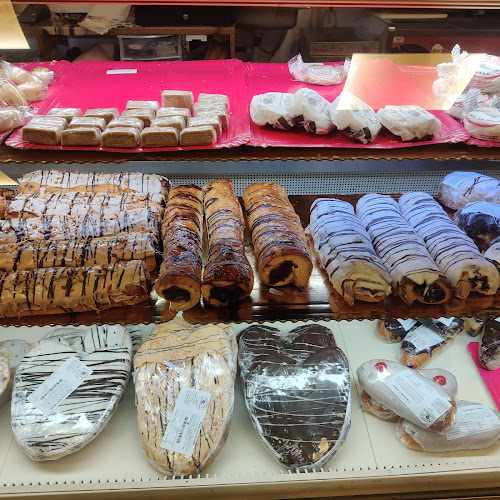 Fotografia tomada fuera de Pastelería Cafetería Rosa - cafeterías en Bormujos, Sevilla