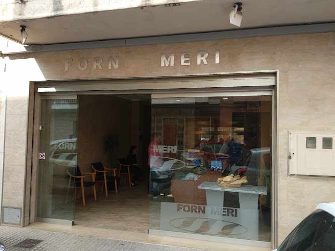 Fotografia tomada fuera de Forn Meri - Panadería en Carlet, Valencia