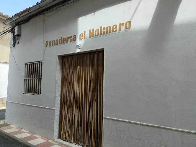 Fotografia tomada fuera de Panadería El Molinero - Forn de pa en Beneixama, Alicante