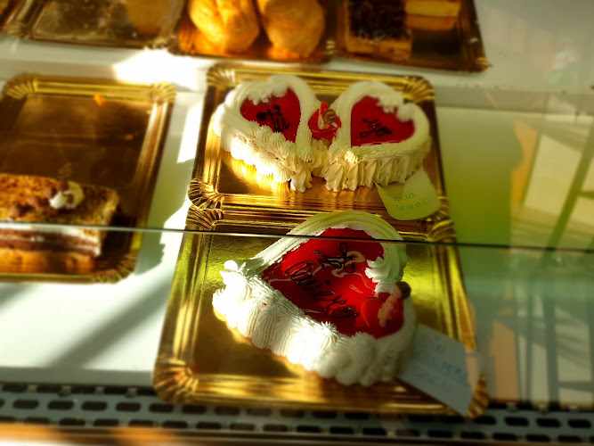 Fotografia tomada fuera de Forn Kike y Nina(Horno a leña) - Panadería en Benifaió, Valencia
