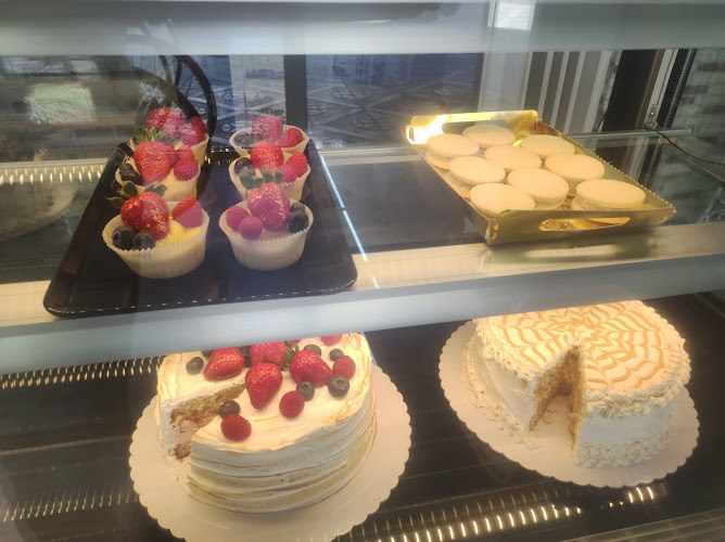 Fotografia tomada fuera de Cranc Bakery Shop - Tienda de tartas en Benidorm, Alicante