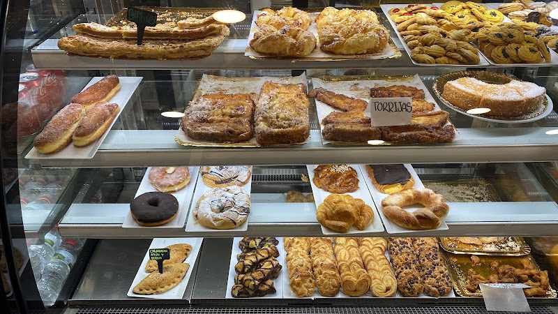 Fotografia tomada fuera de Cafetería LAS OLAS DE PONIENTE heladería - cafeterías en Benidorm, Alicante