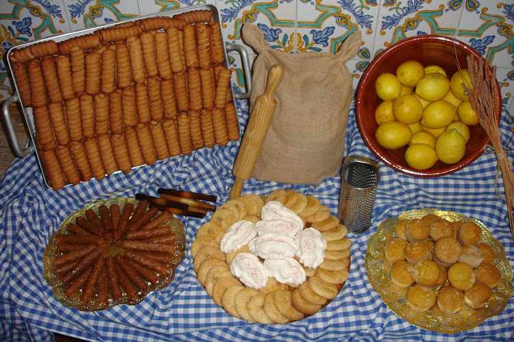 Fotografia tomada fuera de Panadería Hnos. Román Panal - Panadería en Ubrique, Cádiz