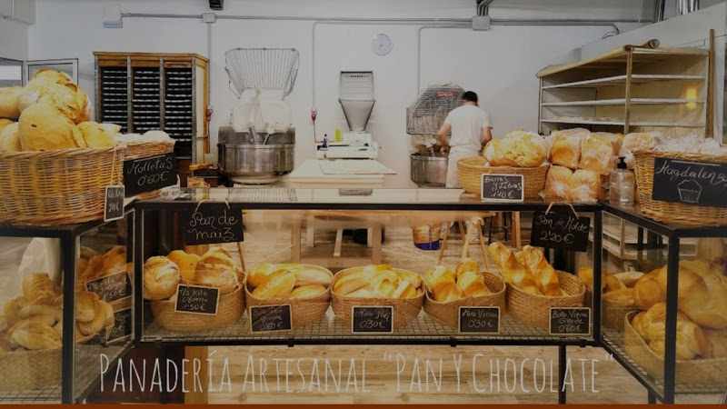 Fotografia tomada fuera de Panaderia Pan y Chocolate - Panadería en Ubrique, Cádiz