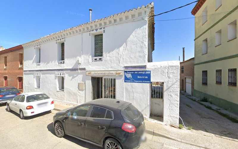 Fotografia tomada fuera de Panadería Hermanos Domínguez Alonso Casetas - Panadería en Zaragoza, Zaragoza