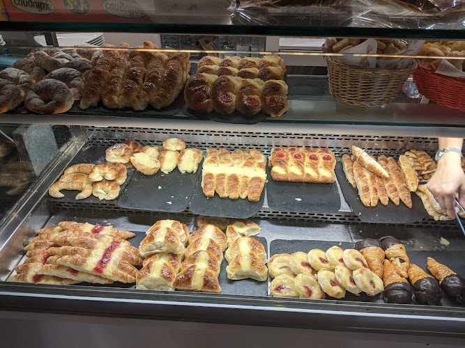 Fotografia tomada fuera de Pastelería Baires - Pastelería en Zaragoza, Zaragoza