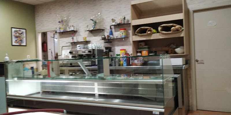 Fotografia tomada fuera de PASTELERIA Y CONFITERIA DELICIAS DE CUNTIS S.L. - Pastelería en Cuntis, Pontevedra