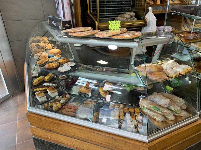 Fotografia tomada fuera de Panadería Hernán Cortés - Panadaría en Vigo, Pontevedra