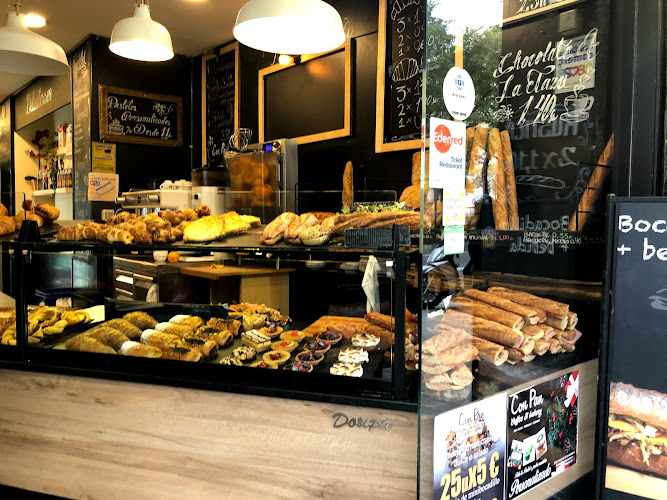 Fotografia tomada fuera de Con Pan - Panadería en Barcelona, Barcelona