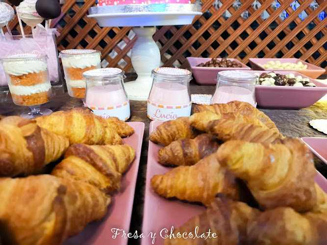 Fotografia tomada fuera de FRESA Y CHOCOLATE - ESCUELA DE REPOSTERIA EN MADRID - OFICIAL WILTON - Pastelería en Fuenlabrada, Madrid
