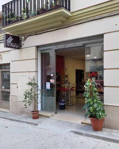 Fotografia tomada fuera de La espiga - Panadería en Chelva, Valencia