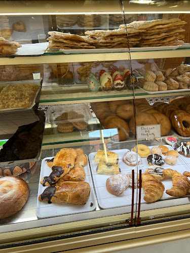 Fotografia tomada fuera de Pastelería Adela - Pastelería en Catral, Alicante