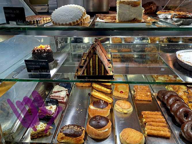 Fotografia tomada fuera de Iglesias Panadería - Panadería en Cangas, Pontevedra