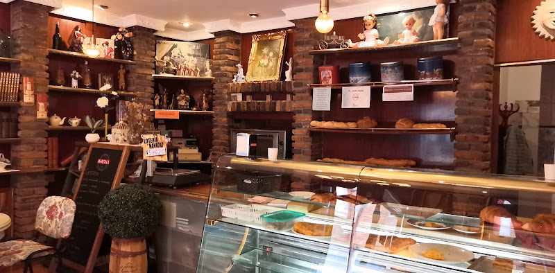 Fotografia tomada fuera de La Galería - cafeterías en La Robla, León