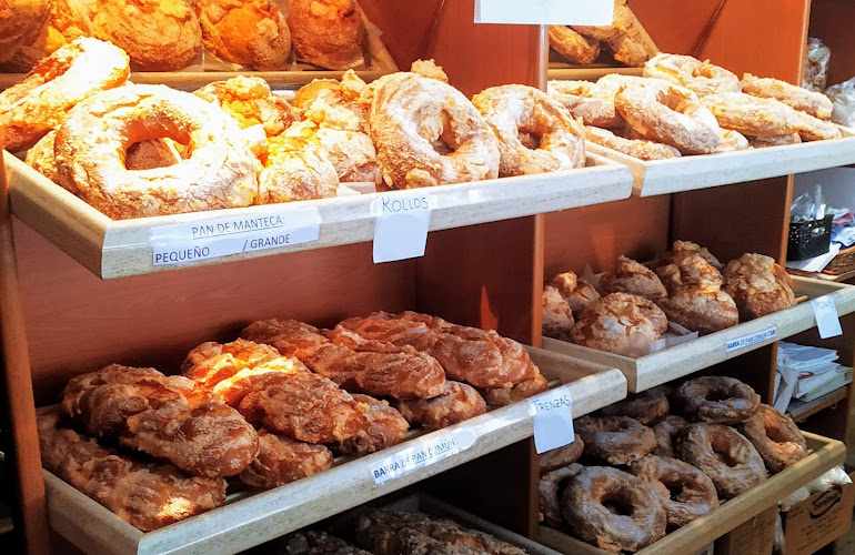 Fotografia tomada fuera de Camarena - Panadería en Canals, Valencia