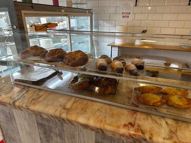 Fotografia tomada fuera de Núvols i flors - Pastelería en Canals, Valencia