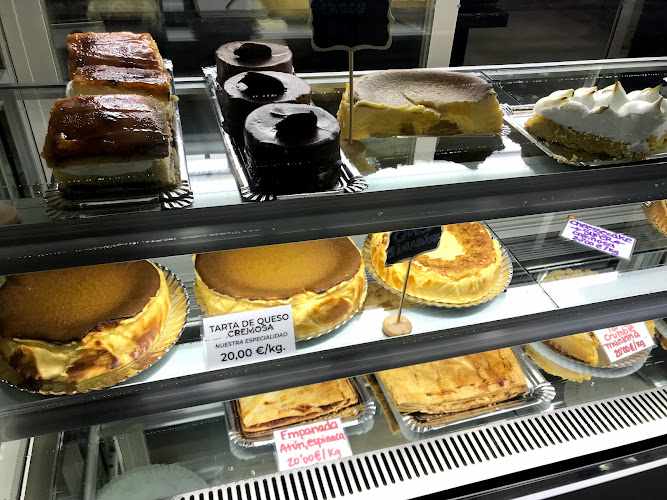 Fotografia tomada fuera de La Hogaza de Madrid - Panadería en Tres Cantos, Madrid