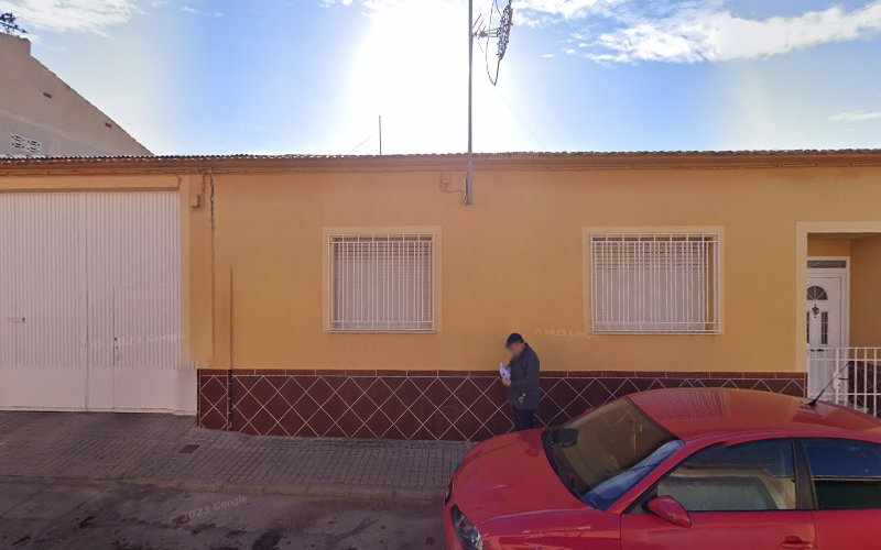 Fotografia tomada fuera de Reyes y Lidia - Panadería en Socuéllamos, Ciudad Real