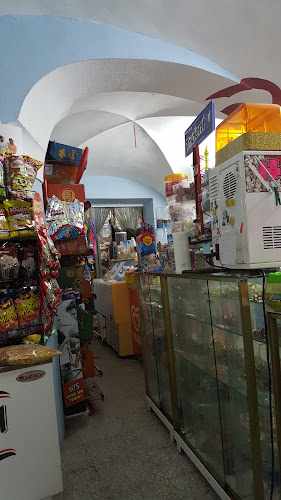 Fotografia tomada fuera de Frutos Secos y Golosinas TOBOGAN - Tienda de golosinas en Sta Marta, Badajoz