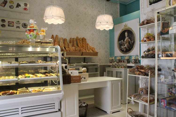 Fotografia tomada fuera de Pastelería Farnese - Pastelería en Real Sitio de San Ildefonso, Segovia