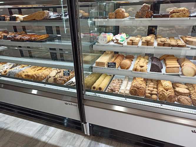 Fotografia tomada fuera de Pastelería Obrador El Coral - Pastelería en Zaragoza, Zaragoza