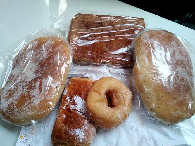 Fotografia tomada fuera de Pan y dulces artesanos - Panadería en Navalpino, Ciudad Real